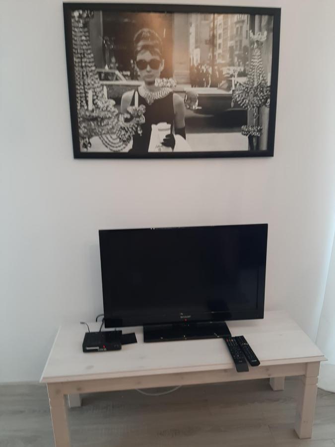 Hollywood Apartament Kosciuszki Лодзь Экстерьер фото